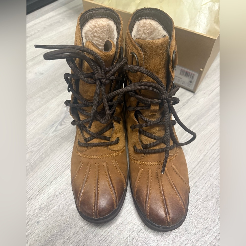 UGG Azaria Chestnut Boots